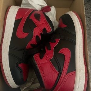 Jordan 1 MID